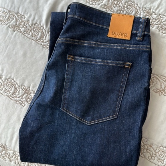 NWOT Title Nine Performance Skinny Jeans - Picture 5 of 7